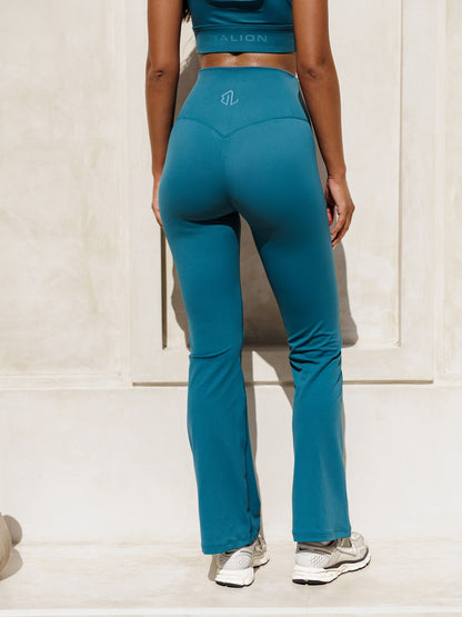 Irreplaceable Sculpting Flare Tights Deep Fjord